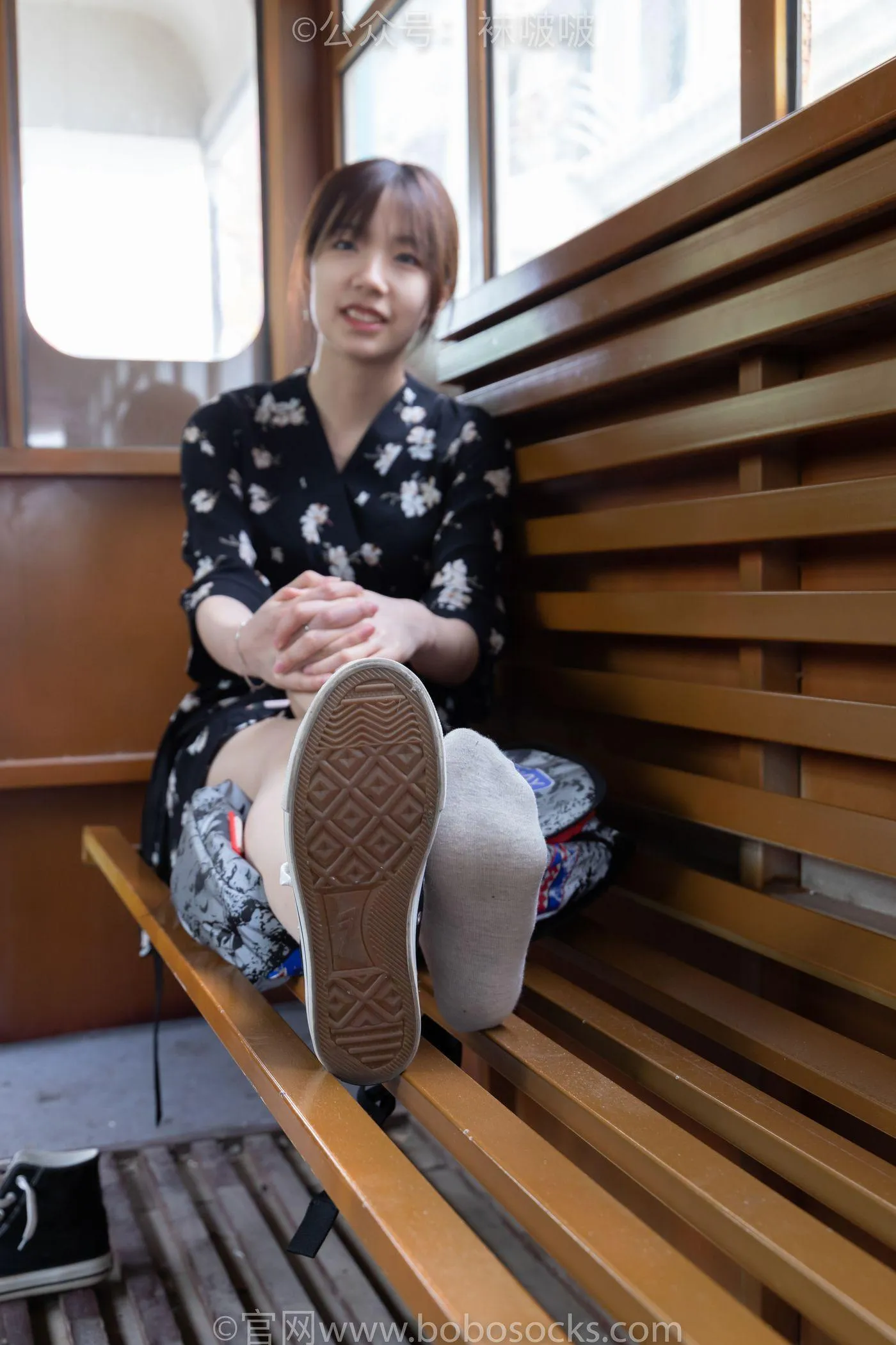 [BoBoSocks袜啵啵]NO.013 小甜豆-匡威帆布鞋、浅灰色短棉袜、肉丝 [132P]插图1